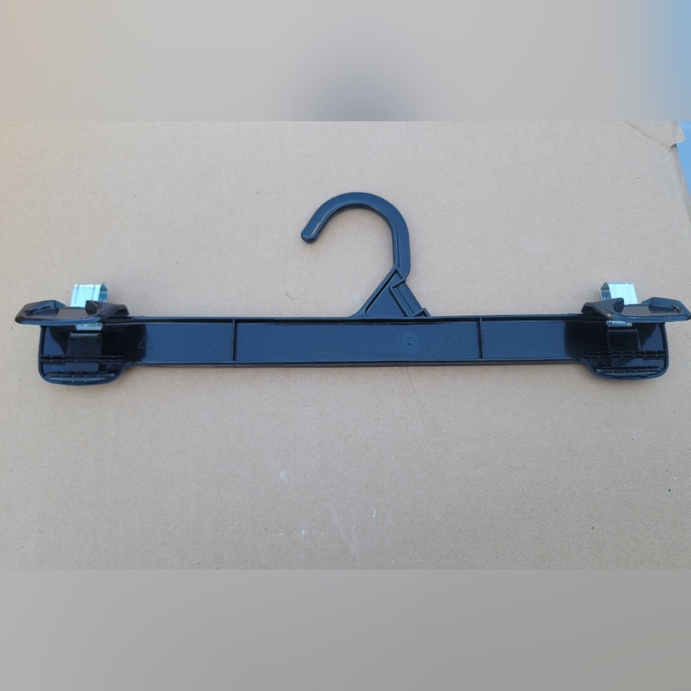 12" grip on Hangers, made in Canada, lot of 200